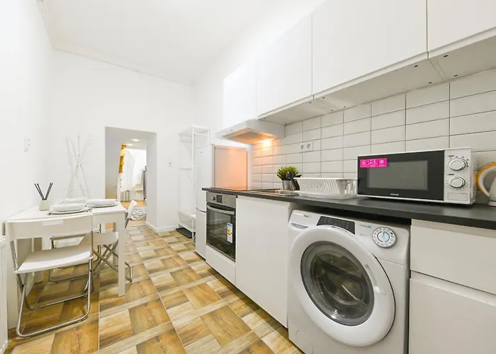 Charming In Damjanich Str., Lucas