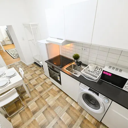 Appartement Charming In Damjanich Str., Lucas *